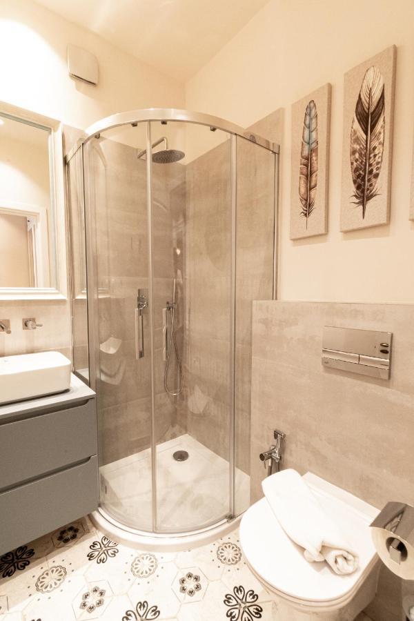 Black Gate - Quiet Studio In The Heart Of Old Town With Free Private Secured Parking Brasov Bagian luar foto